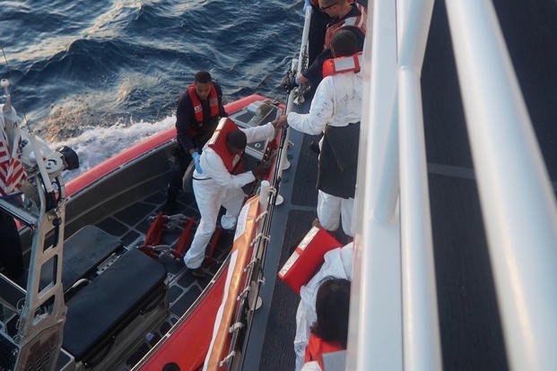 U.S. Coast Guard Keeps 22 Dominicans From Coming To America Illegally By Sea