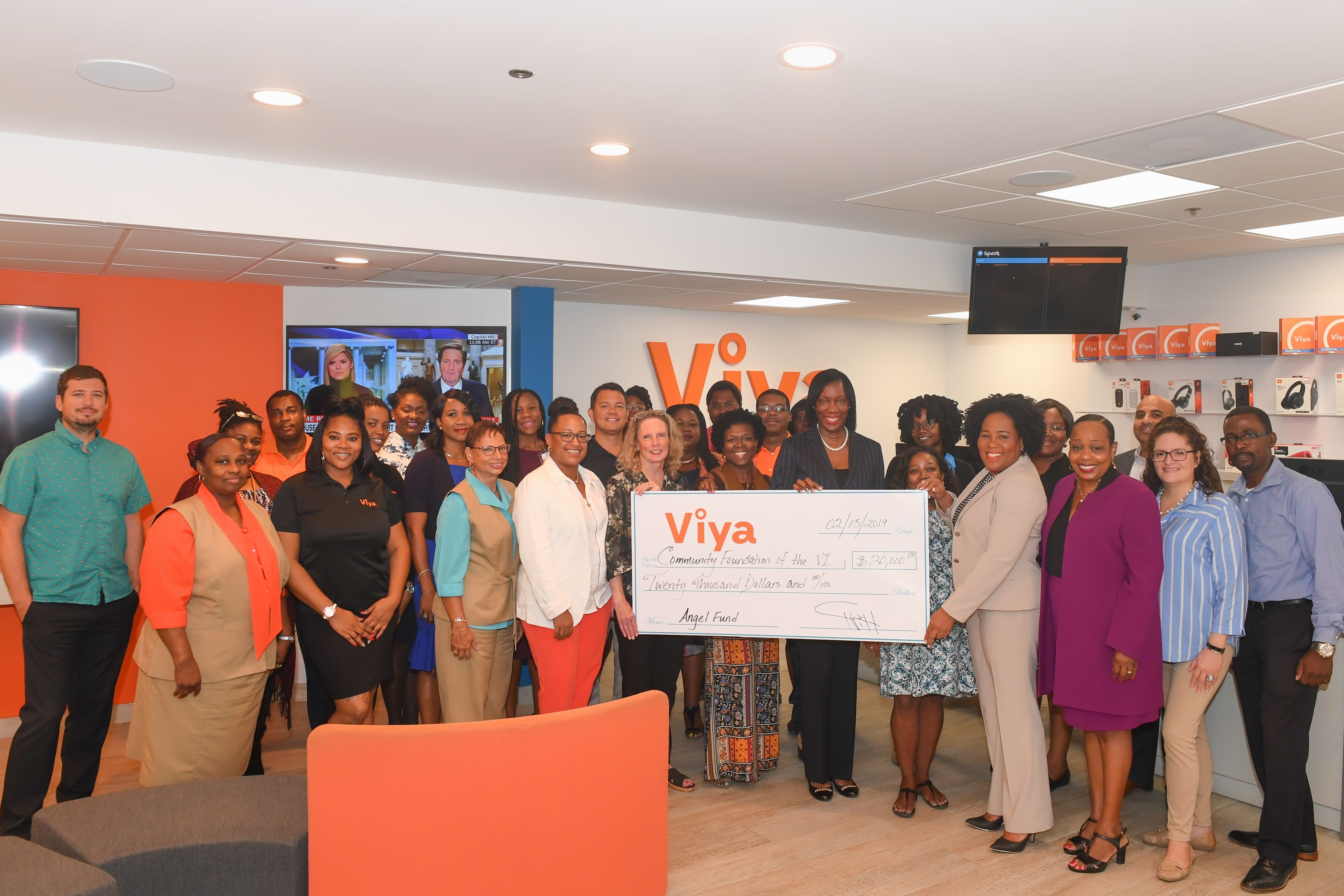 Philanthropic Organization Receives Check For $20,000 From Viya