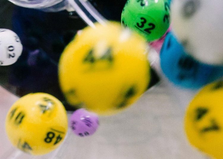 Playing And Winning The Lottery Tips and Tricks