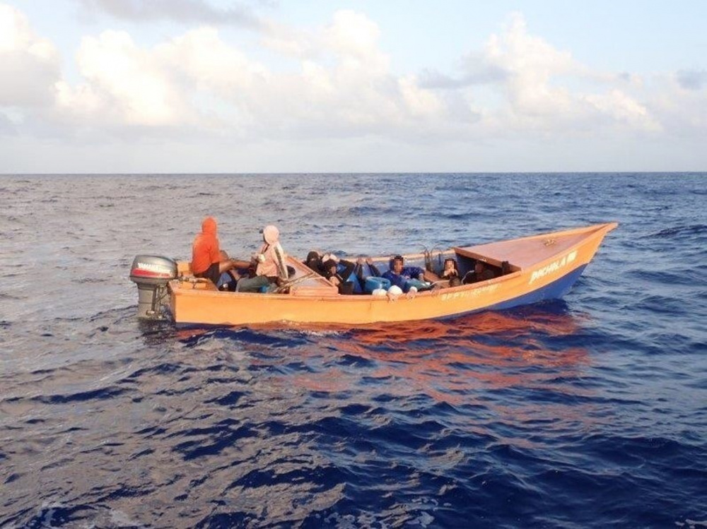 Coast Guard Takes 18 Dominican Migrants Back Home After Capture In Mona Passage
