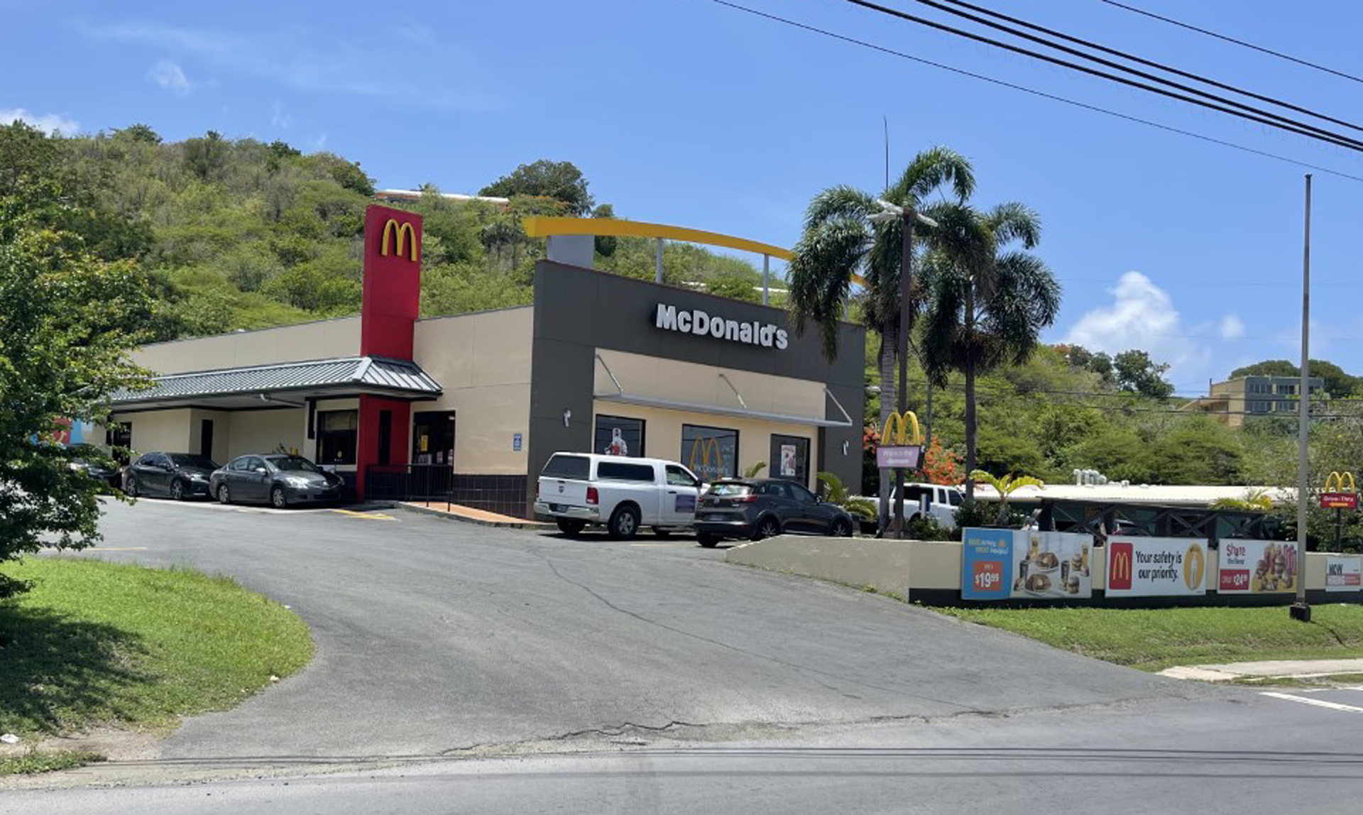 Deft Thief Climbs Through Drive-Thru Window To Rob McDonald's Golden Rock