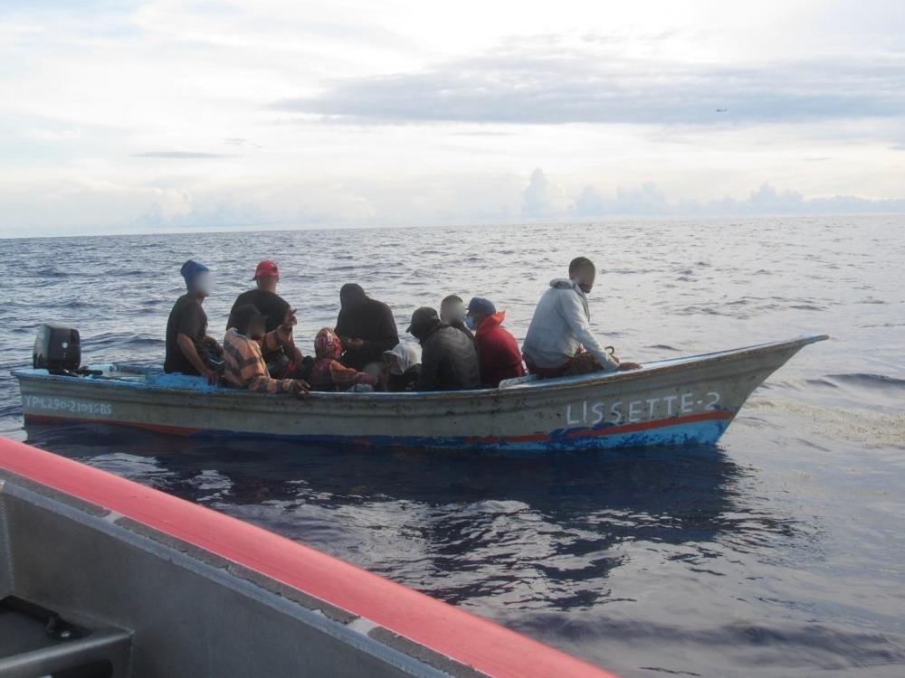 Coast Guard Cutter Nabs 11 Migrants In Mona Passage Waters Near Puerto Rico