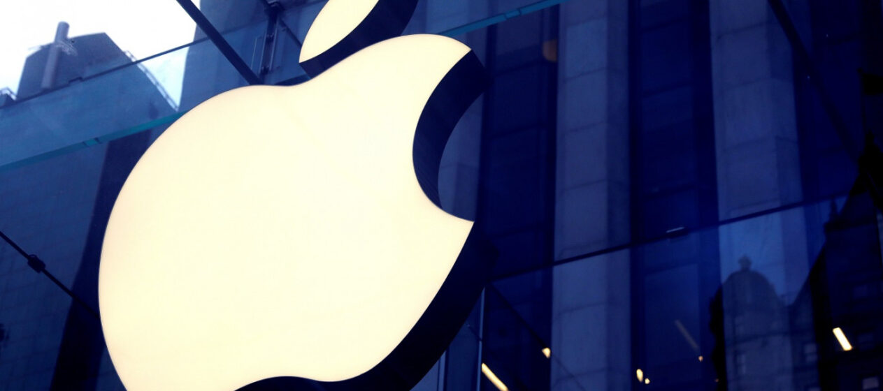 Apple Becomes First Company To Hit $3 Trillion Market Value, Then Slips
