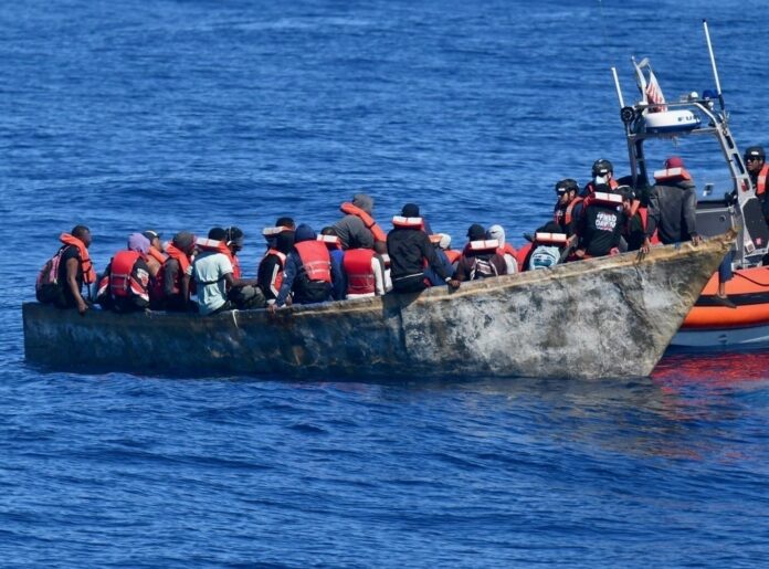 Coast Guard Takes 11 Dominicans Back To Hispaniola After Illegal Voyage To PR