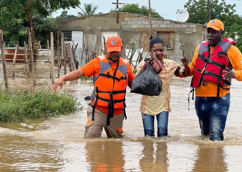 Dominican Republic rains kill at least 21, displace thousands