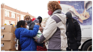 Chicago church hosts Thanksgiving dinner for needy, migrants