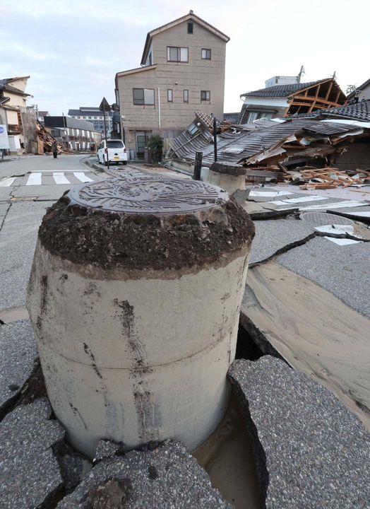 Powerful earthquake slams Japan, residents flee coastal areas under tsunami warnings