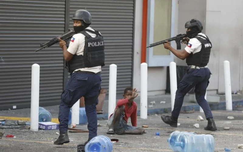 Official says police in Haiti killed 5 armed environmental protection agents during ongoing protests