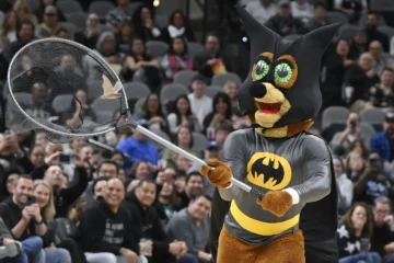 Spurs mascot The Coyote captures bat with net - to the delight of Wembanyama