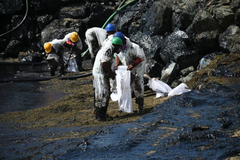 Tobago oil spill blackens beaches, but mystery apparently cleared up