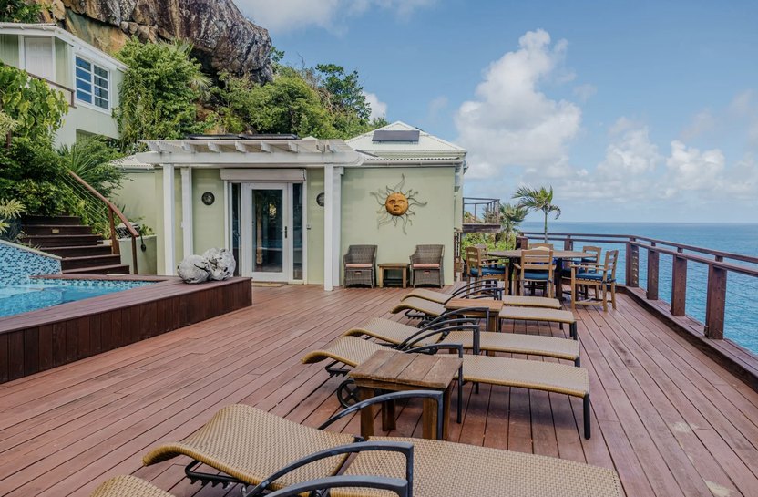 Dramatic ‘Cliffhanger’ House In St. Thomas Is A .8M Thrill