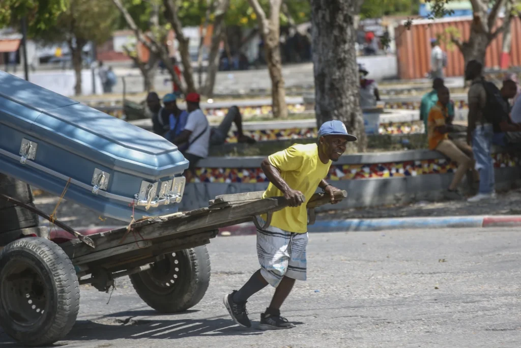 As gangs rampage through Haiti’s capital, more than 33,000 people have fled in 13 days, report finds