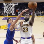 LeBron James reaches 40,000 points to extend his NBA career scoring record