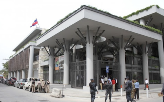 Haiti central bank raid leaves at least three dead
