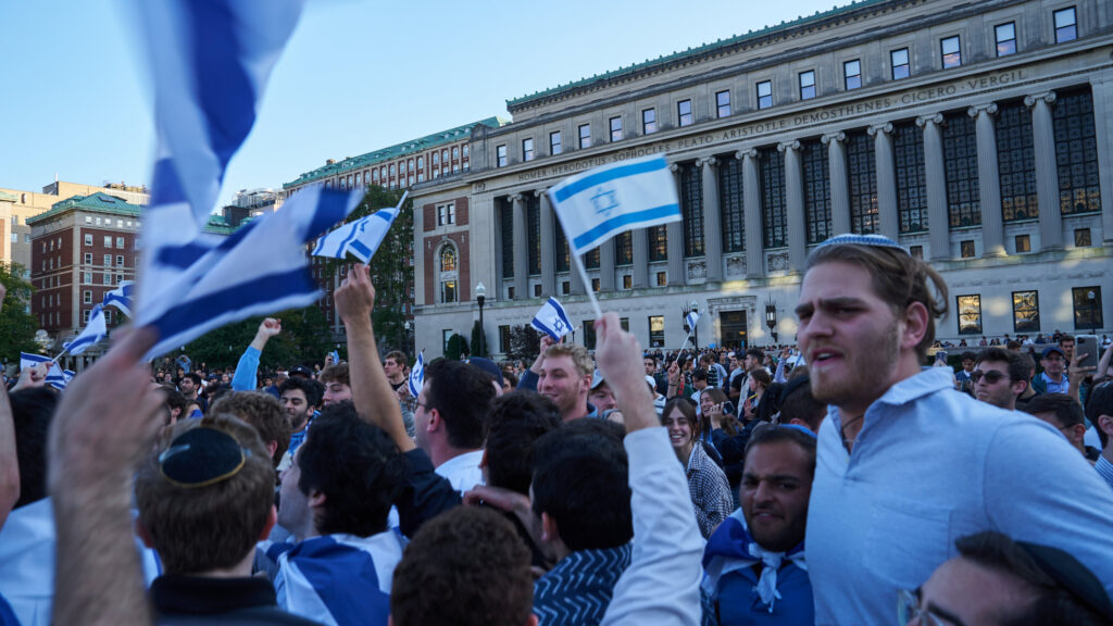 100 arrested at Columbia University after pro-Palestinian riot