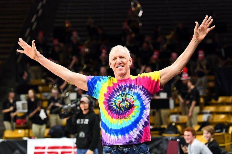 Bill Walton, Hall of Fame player who became a star broadcaster, dies of cancer at 71