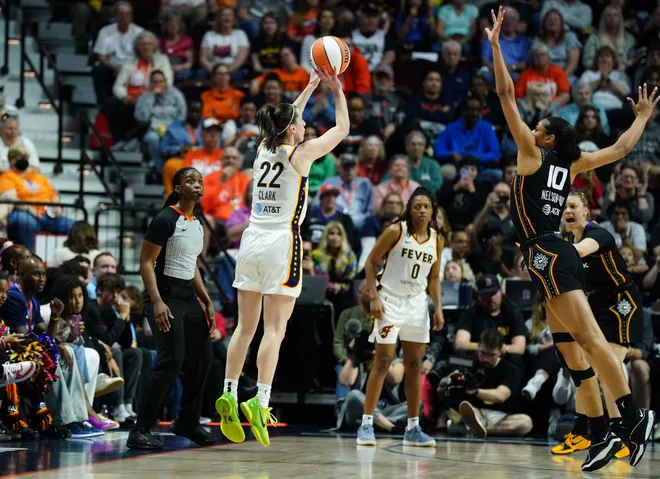 How did Caitlin Clark do in WNBA debut? Indiana Fever vs Connecticut Sun highlights