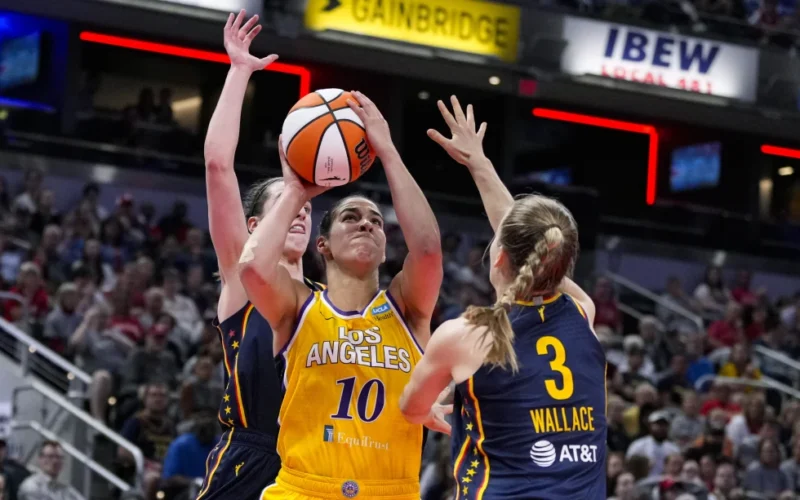 Los Angeles Sparks quell Indiana Fever 88-82