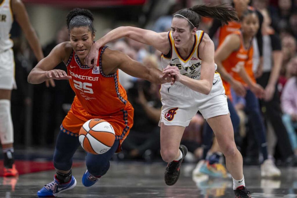 Caitlin Clark, Indiana Fever, fall to 0-4 in close loss to Connecticut