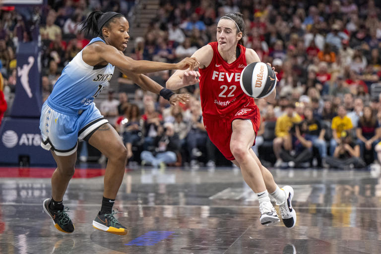 Fever defeat Sky, 71–70, in first WNBA meeting between Caitlin Clark and Angel Reese