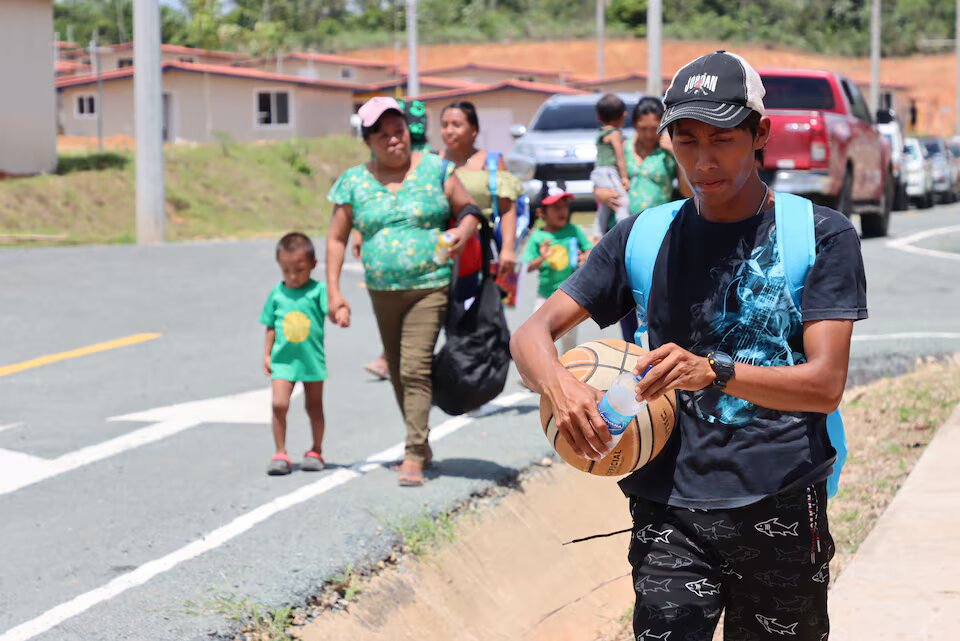 Rising seas force Panama Indigenous families to leave island homes