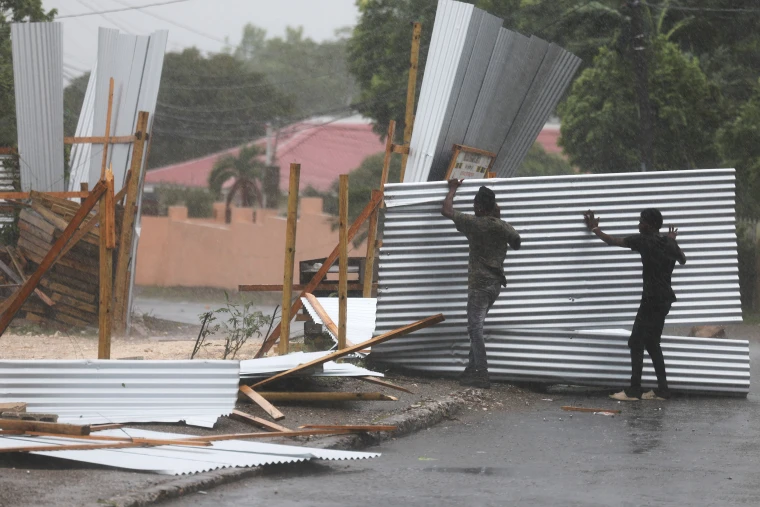 Hurricane Beryl batters Jamaica; 9 dead in Caribbean