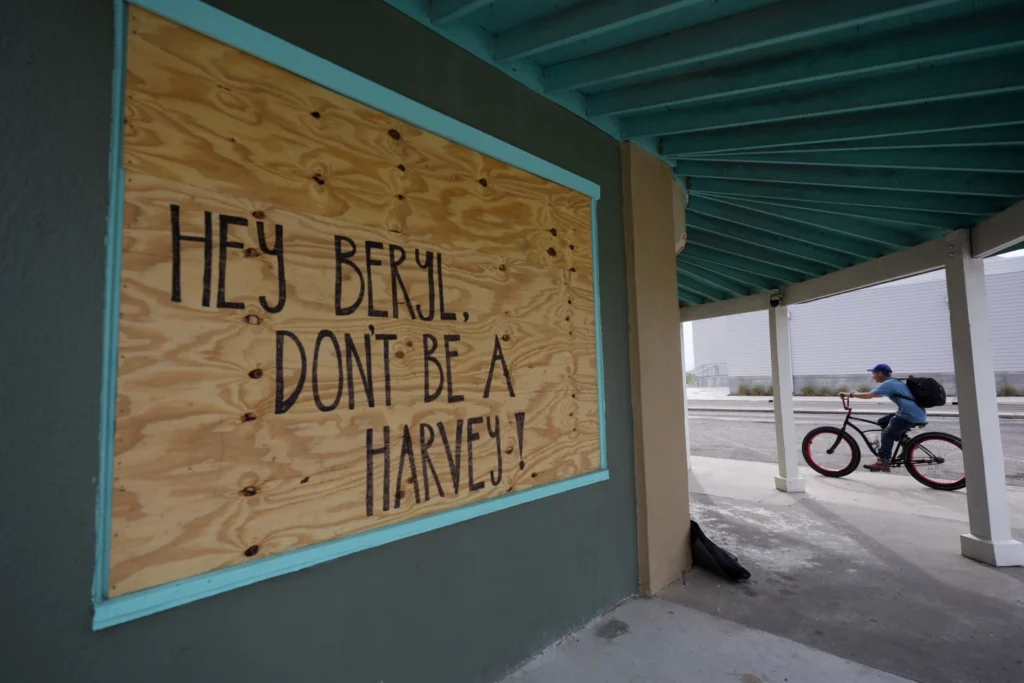 Texas coastal residents told to expect power outages, flooding as Beryl moves closer to landfall