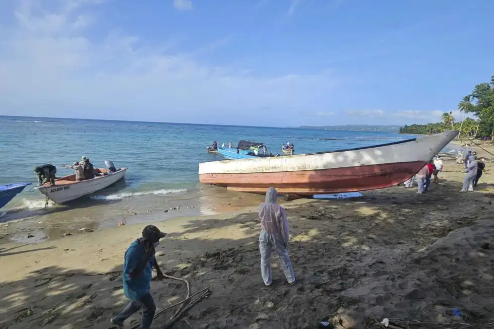 Dominican Republic trying to identify the remains of 14 decomposed bodies found on abandoned vessel