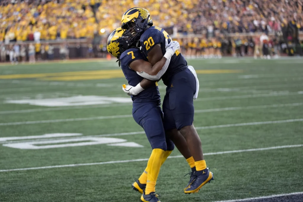 Mullings’ 2nd TD with 37 seconds left lifts No. 18 Michigan to 27-24 win over No. 11 USC