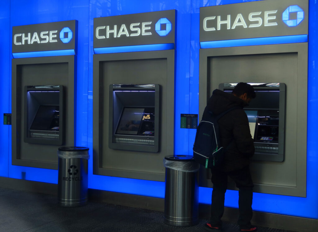 TikTokkers are trying to exploit a Chase Bank ‘glitch’ — and discovering it comes at a huge cost