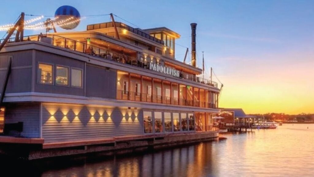 Scuba-clad man robs Disney Springs restaurant, swims away