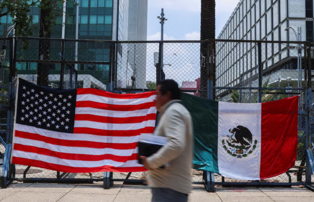 US revokes visas of over 50 Mexican politicians in new drug war front