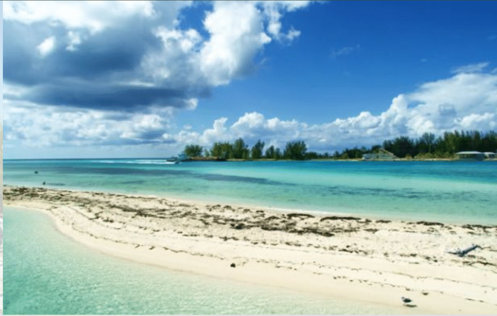 8 Americans arrested as Bahamas police seize guns and cash from docked boat