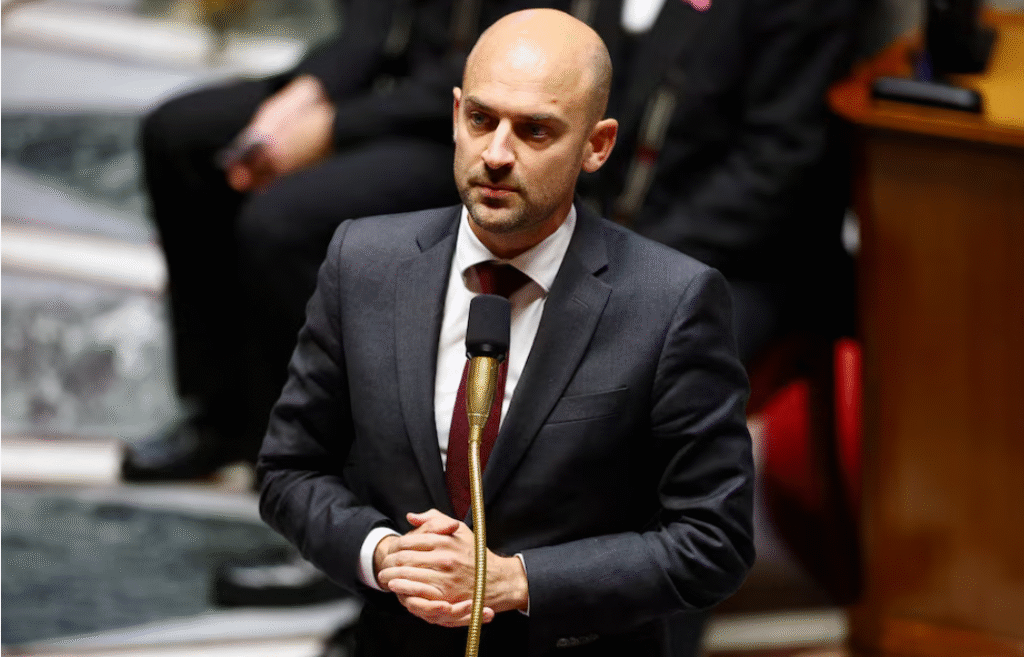 French foreign minister says US military operations in Caribbean violate international law 