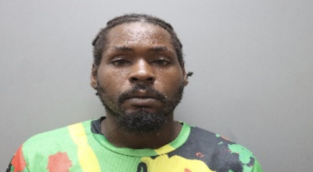 Man faces domestic violence charge for smashing car’s glass at Coki Point