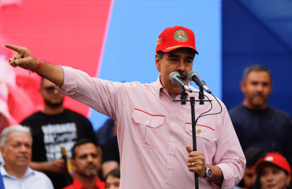Venezuela’s Maduro swears “absolute loyalty” to Venezuelan people